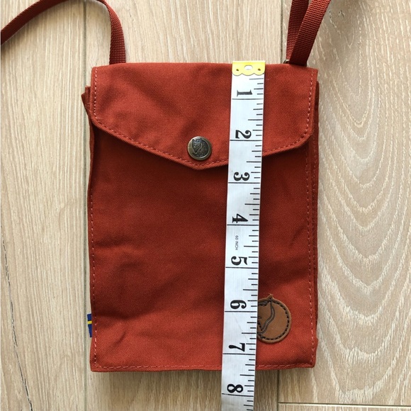 Fjallraven G-1000 HeavyDuty Eco Pocket Sized Shoulder Bag in Autumn Leaf - Picture 3 of 10
